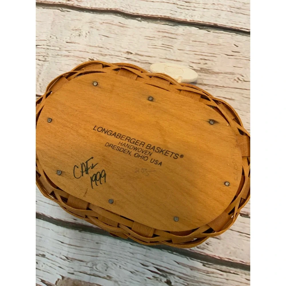 Longaberger 1999 Mothers Day Basket Floral Liner Protector Charm Handwoven